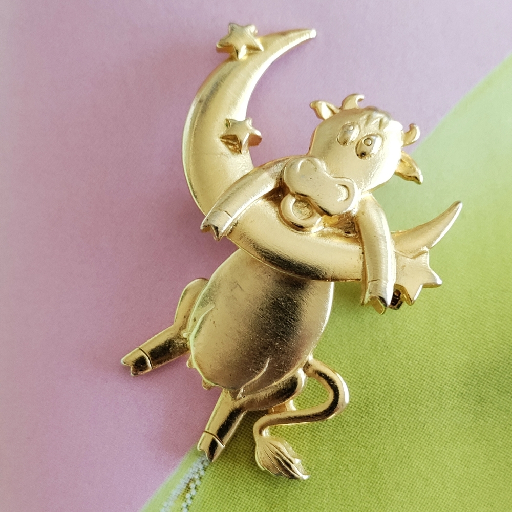 Vintage JJ Brooch Cow Jumping Over the Moon